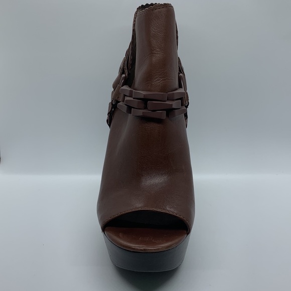 Lisa for Donald J. Pliner | size 7 | platform heels w/ straps & green soles - Picture 5 of 16